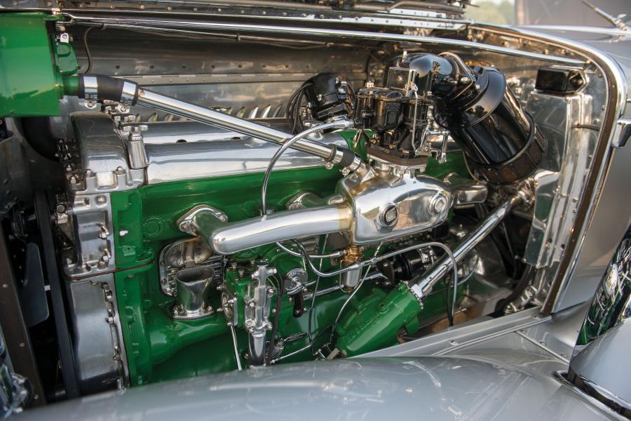 Моторный отсек Duesenberg J147/2168 Convertible Coupe SWB by Murphy 1929 года  (фото 3 из 36)